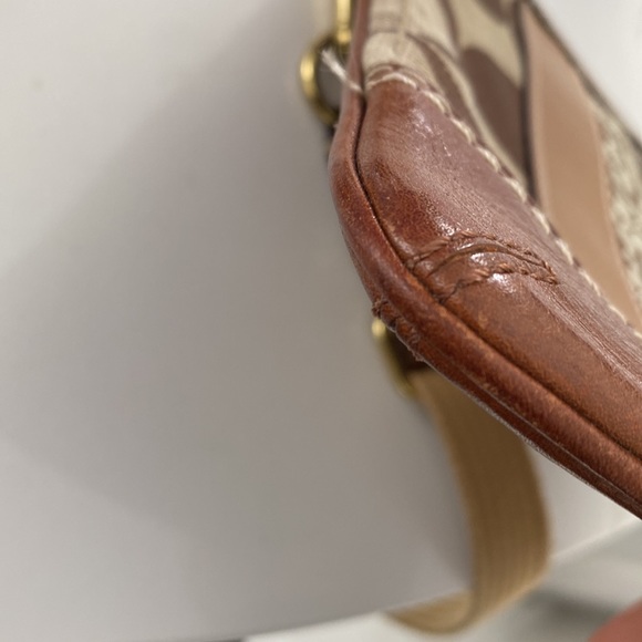 Coach side purse - Picture 8 of 11